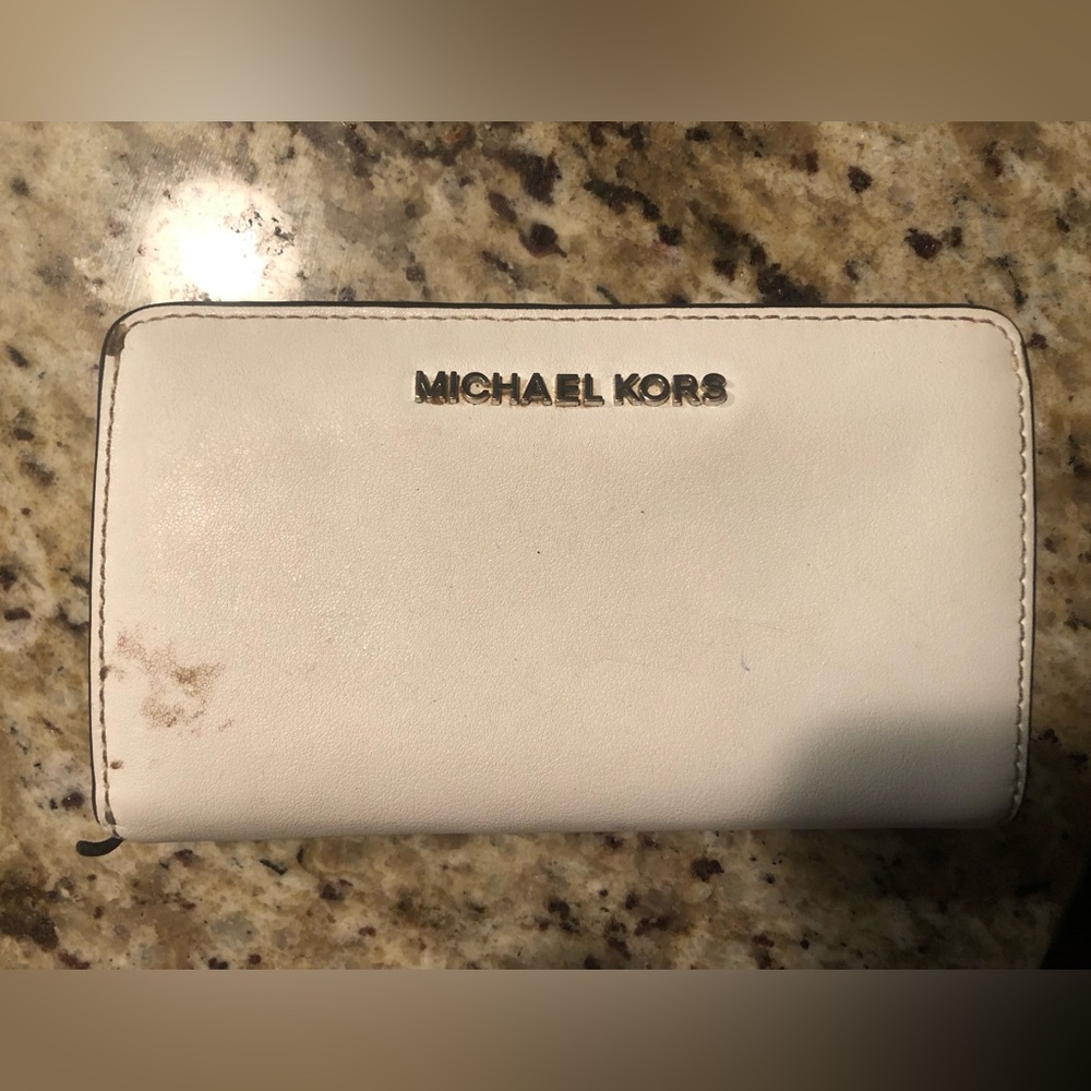 Michael Kors Cream Wallet